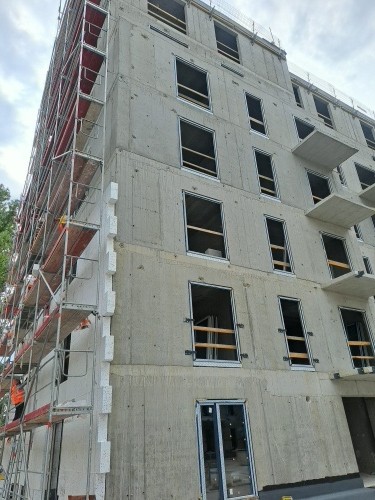 Duża fasada w realizacji